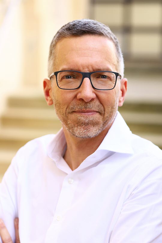 Dr. Johannes Bukow